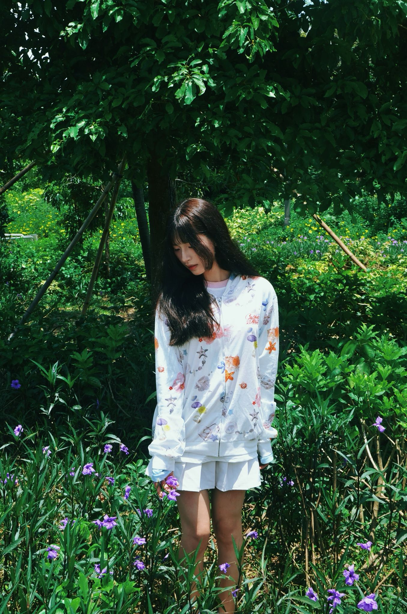 Ocean and Floral Motif Full Zip Hoodie